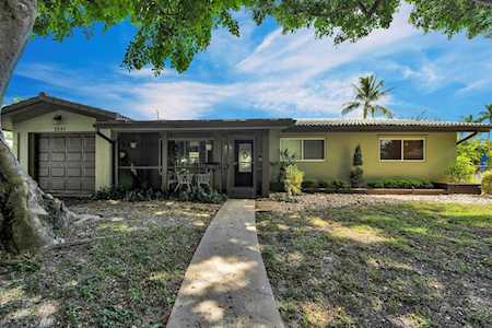 2241 NE 40th Ct Lighthouse Point, FL 33064