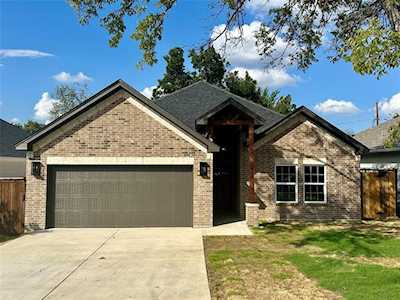 841 E Jessamine Street Fort Worth, TX 76104