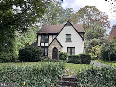 1299 Hillside Dr Lancaster, PA 17603