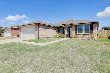1424 Blazing Star Trail Burleson, TX 76028