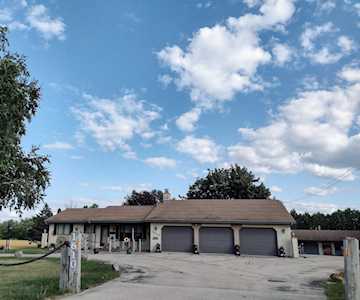 1610 Oakridge Rd Neenah, Town of Neenah, WI 54956