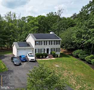 6115 Pilgrims Rest Rd Broad Run, VA 20137
