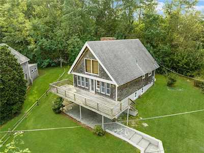 23 Hillside Ave Portsmouth, RI 02871