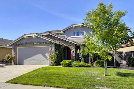 9876 Nestling Circle Elk Grove, CA 95757