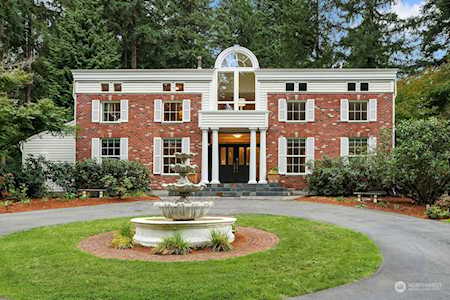 13549 NE 54th Place Bellevue, WA 98005