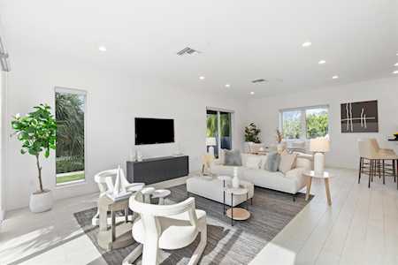 600 NE 10th Ave Fort Lauderdale, FL 33304