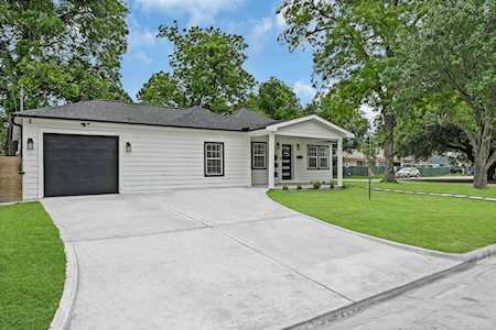 1017 Joyce St Houston, TX 77009