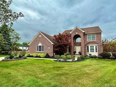 260 Blossom Dr Canton Twp, MI 48188