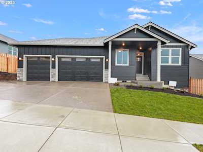 716 NE Pinebreak DR Estacada, OR 97023