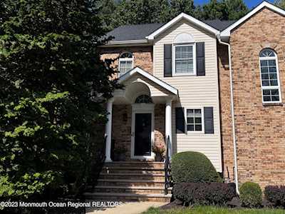 61 Agostina Dr #222 Holmdel, NJ 07733