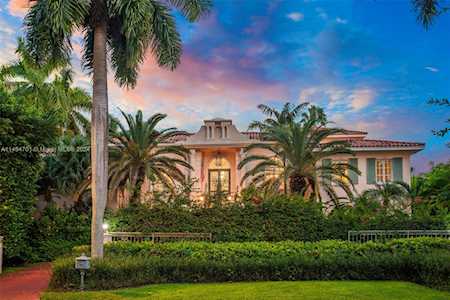 7111 Los Pinos Blvd Coral Gables, FL 33143