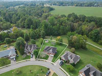 316 Landons Circle White House, TN 37188