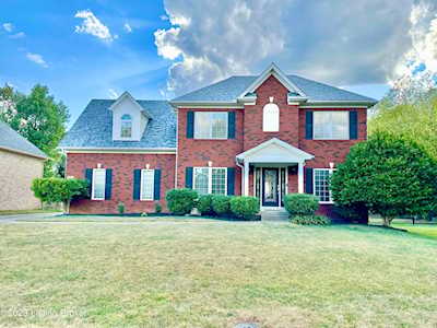 4527 Cherry Forest Cir Louisville, KY 40245
