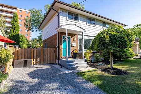 17 Prince Paul Crescent St. Catharines, ON L2N 3A8