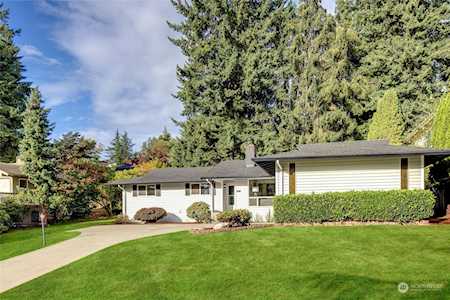 1011 179th Place NE Bellevue, WA 98008