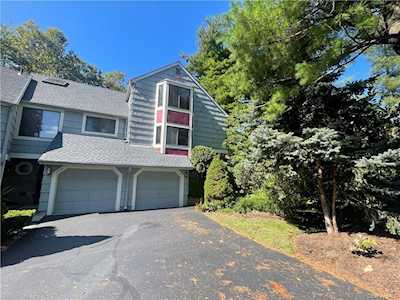 171 Treetop Circle Nanuet, NY 10954
