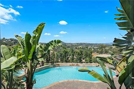 16716 Paseo De Las Brisas Ramona, CA 92065