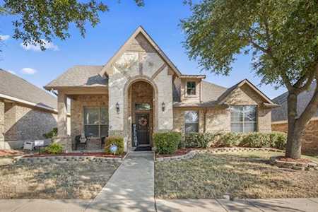 210 Dancing Light Lane Red Oak, TX 75154