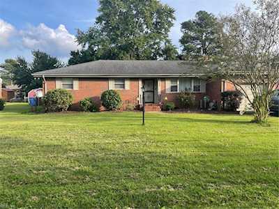 1420 Spring Rd Chesapeake, VA 23321