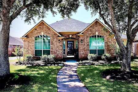 5710 Berkshire Ridge Dr Sugar Land, TX 77479