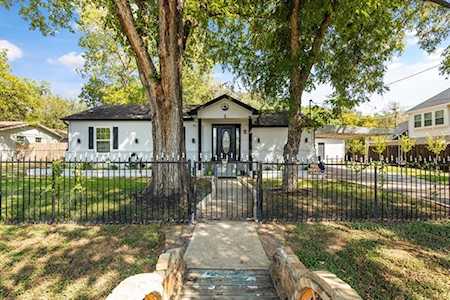 6139 Guilford Street Forest Hill, TX 76119