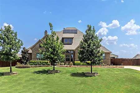 620 CROSS CREEK Drive Waxahachie, TX 75167