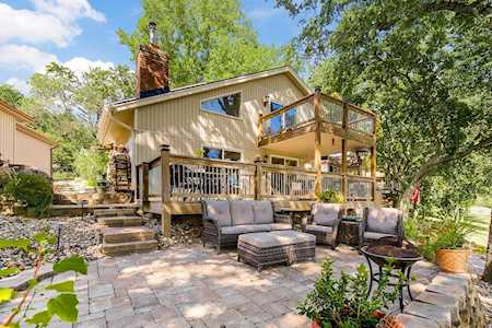 621 NW North Shore Dr Lake Waukomis, MO 64151