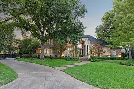 402 Saint Charles Court Southlake, TX 76092