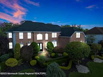 12 Exeter Dr Marlboro, NJ 07746