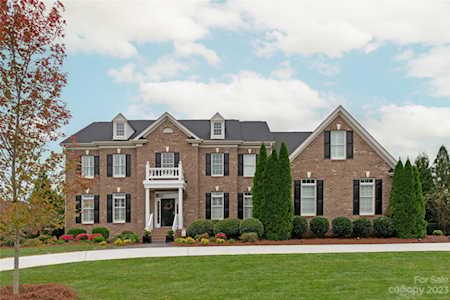 817 Wandering Way Dr Waxhaw, NC 28173
