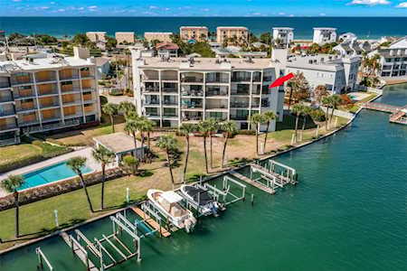 9825 Harrell Ave #401 Treasure Island, FL 33706