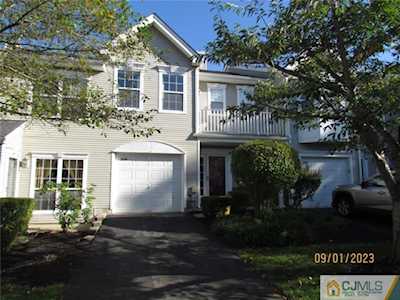 204 Harvest Lane South Brunswick, NJ 08852