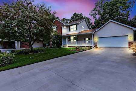 2484 Montana Circle E Maplewood, MN 55119