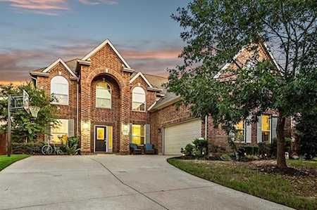 8706 Cherry Lee Lane Lantana, TX 76226