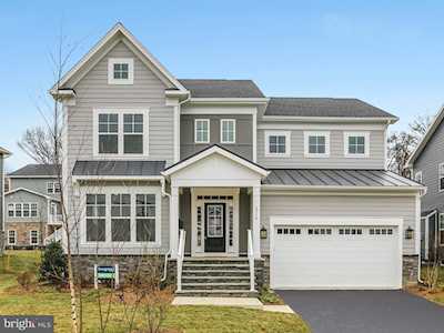 613 Tapawingo Rd SW Vienna, VA 22180