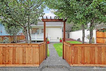 8827 10th Ave SW Seattle, WA 98106