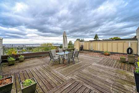 114 E Windsor Street #403 North Vancouver, BC V7N 1J8