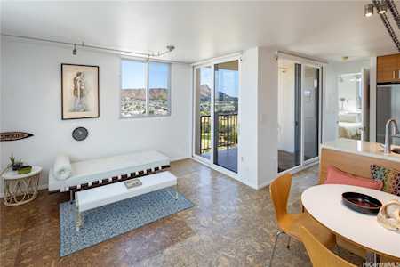2916 Date Street #20J Honolulu, HI 96816
