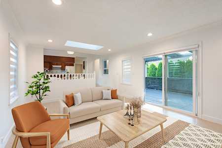 1913 Edinburgh Street New Westminster, BC V3M 2X4