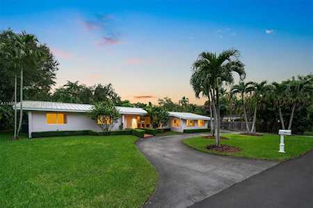10600 SW 73rd Ct Pinecrest, FL 33156