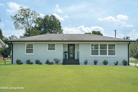 30 Hallsdale Dr Louisville, KY 40220