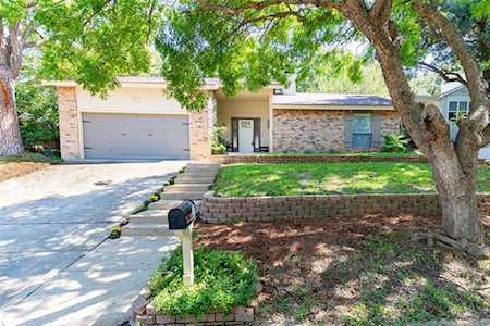1609 Craighton Court Arlington, TX 76012
