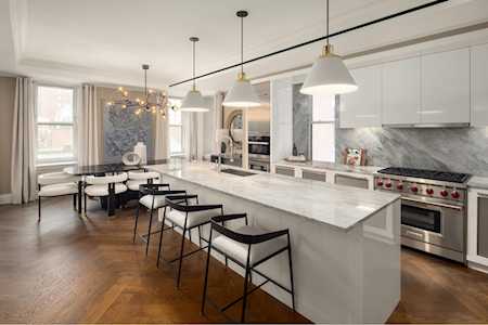 344 W 72nd St #508 New York, NY 10023