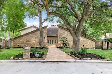 15710 Fleetwood Oaks Dr Houston, TX 77079