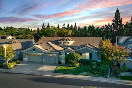 895 Yosemite Lane Lincoln, CA 95648