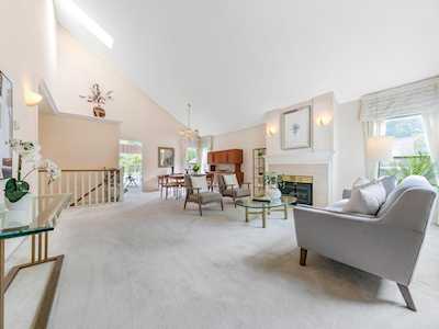 4055 Indian River Drive #9 North Vancouver, BC V7G 2R7