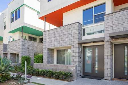 636 Channel Way Costa Mesa, CA 92627