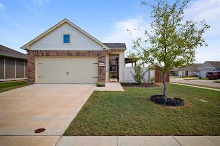 1029 Crockett Street Aubrey, TX 76227