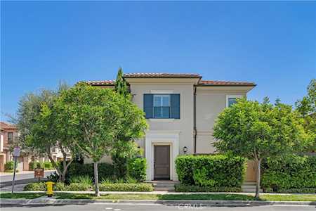 260 Crescent Moon Irvine, CA 92602