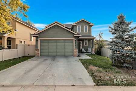 2879 N Ridgebury Ave Meridian, ID 83646